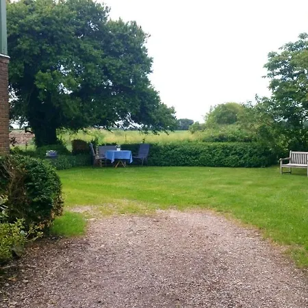 Thomsen - Familienfreundliche Mit Grossem Garten * Tarp