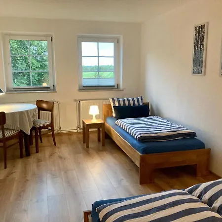 Thomsen - Familienfreundliche Mit Grossem Garten 塔普